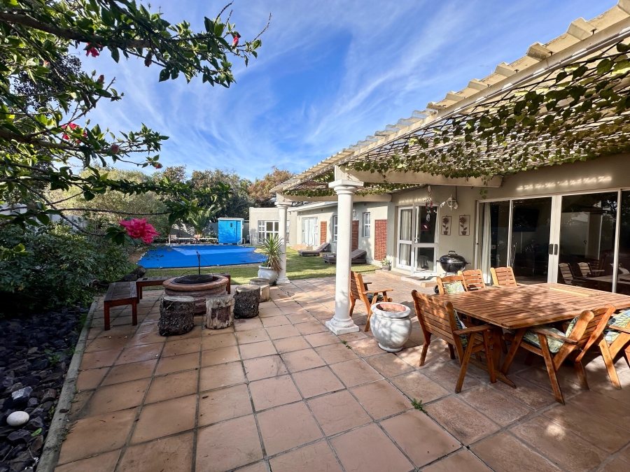 5 Bedroom Property for Sale in Milnerton Central Western Cape